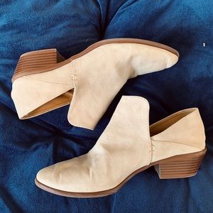 Cream/Tan Booties (8/8.5) - Qupid